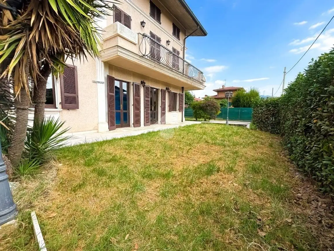 Villa in vendita a Passirano