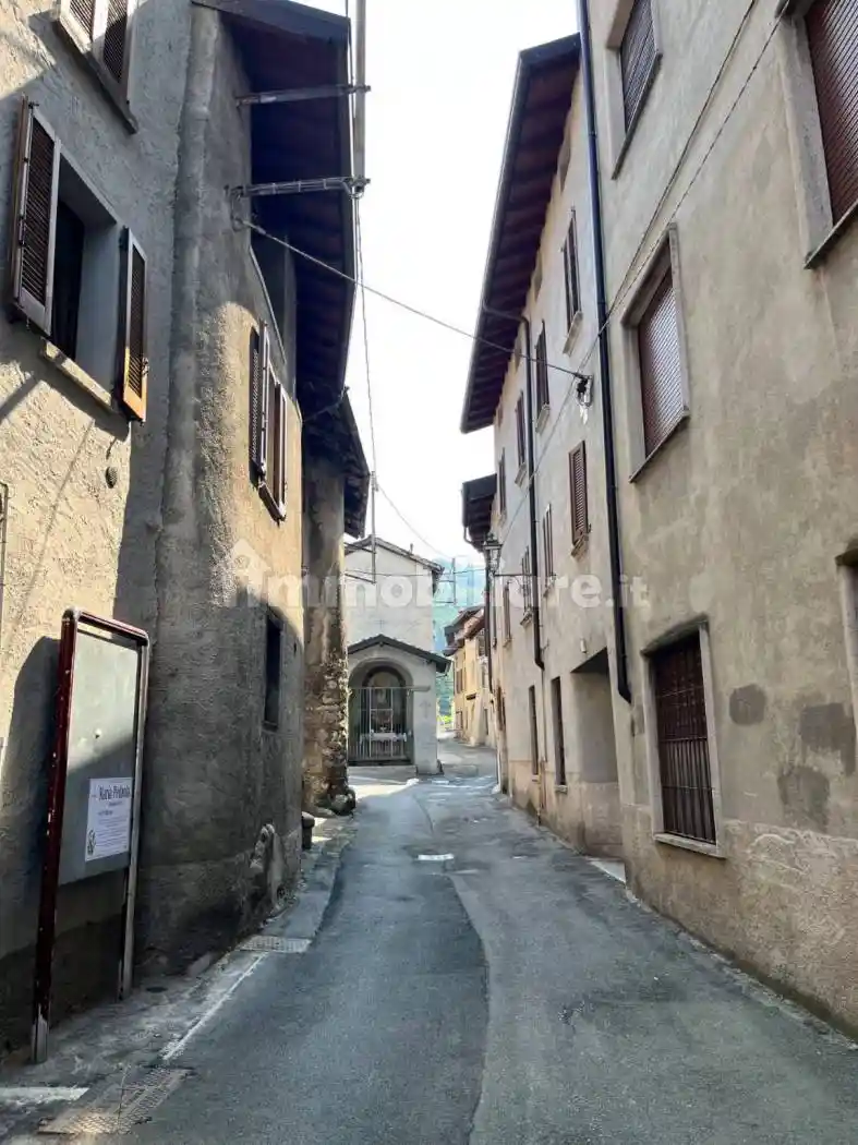 Appartamento in vendita a Canzo