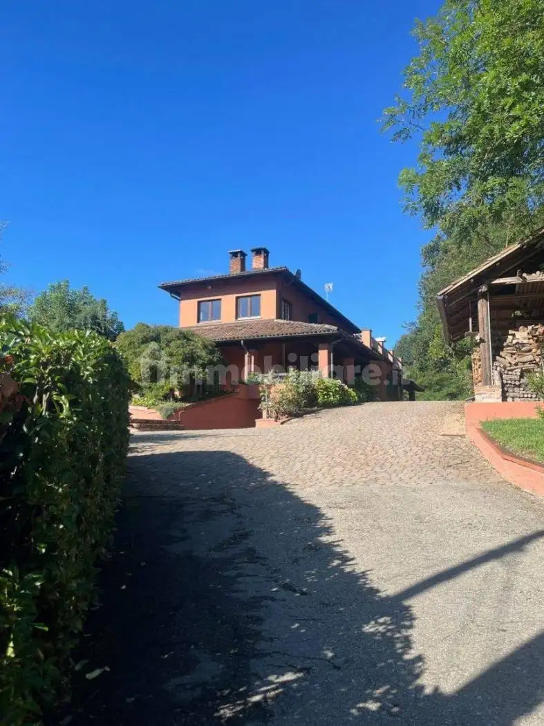 Rustico - Casale in vendita a Asti