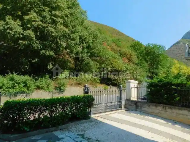 Villa in vendita a Nave