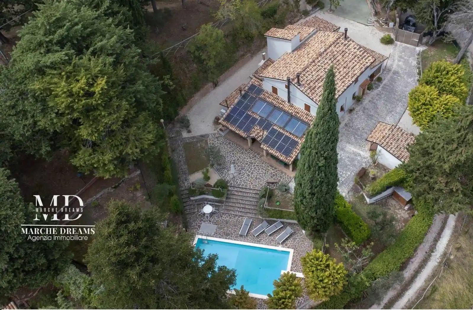 Villa in vendita a San Severino Marche