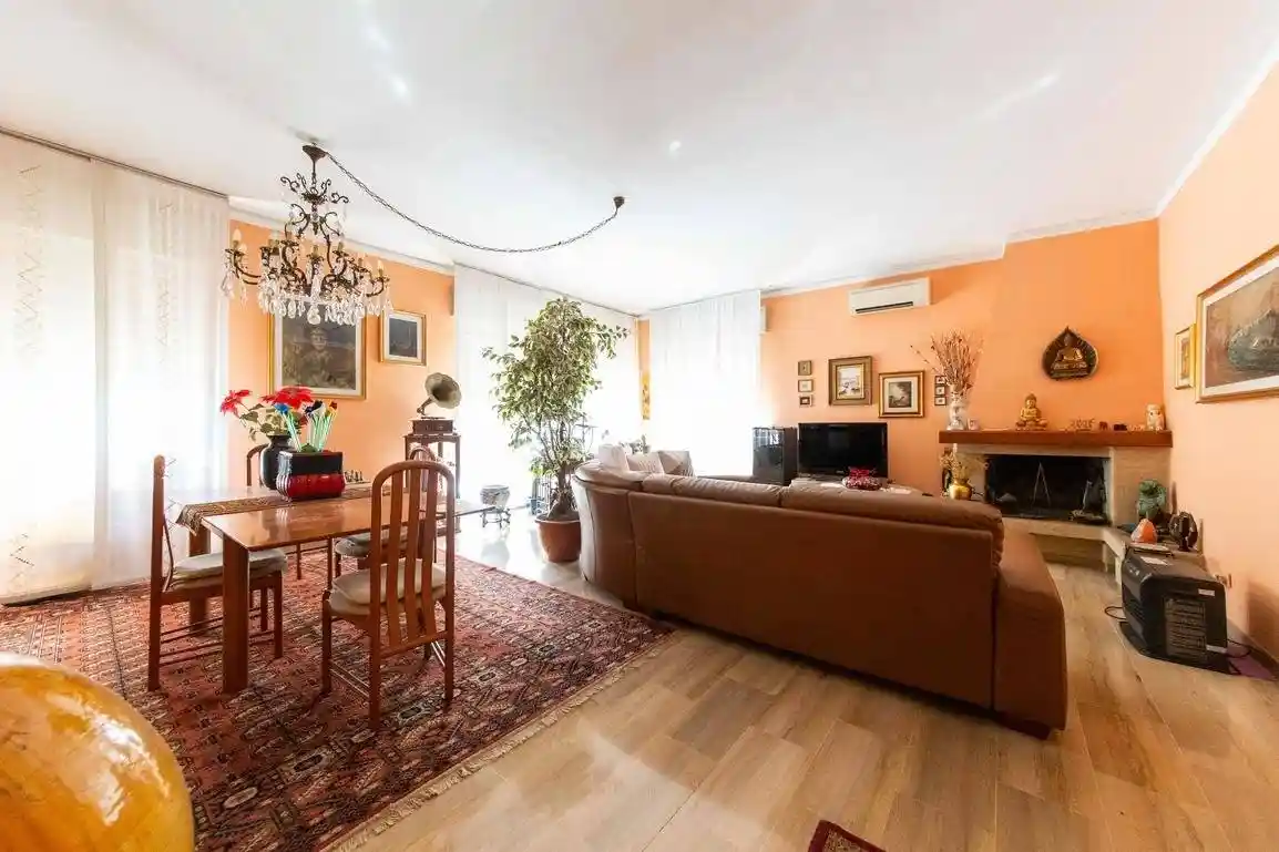Villa in vendita a Settimo Milanese