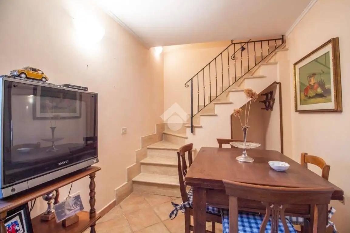 Terratetto plurifamiliare vicolo Chiuso 11, Centro, Antrodoco - foto 2