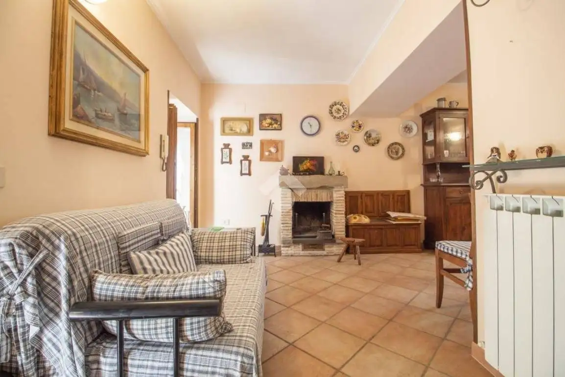 Terratetto plurifamiliare vicolo Chiuso 11, Centro, Antrodoco - foto 3