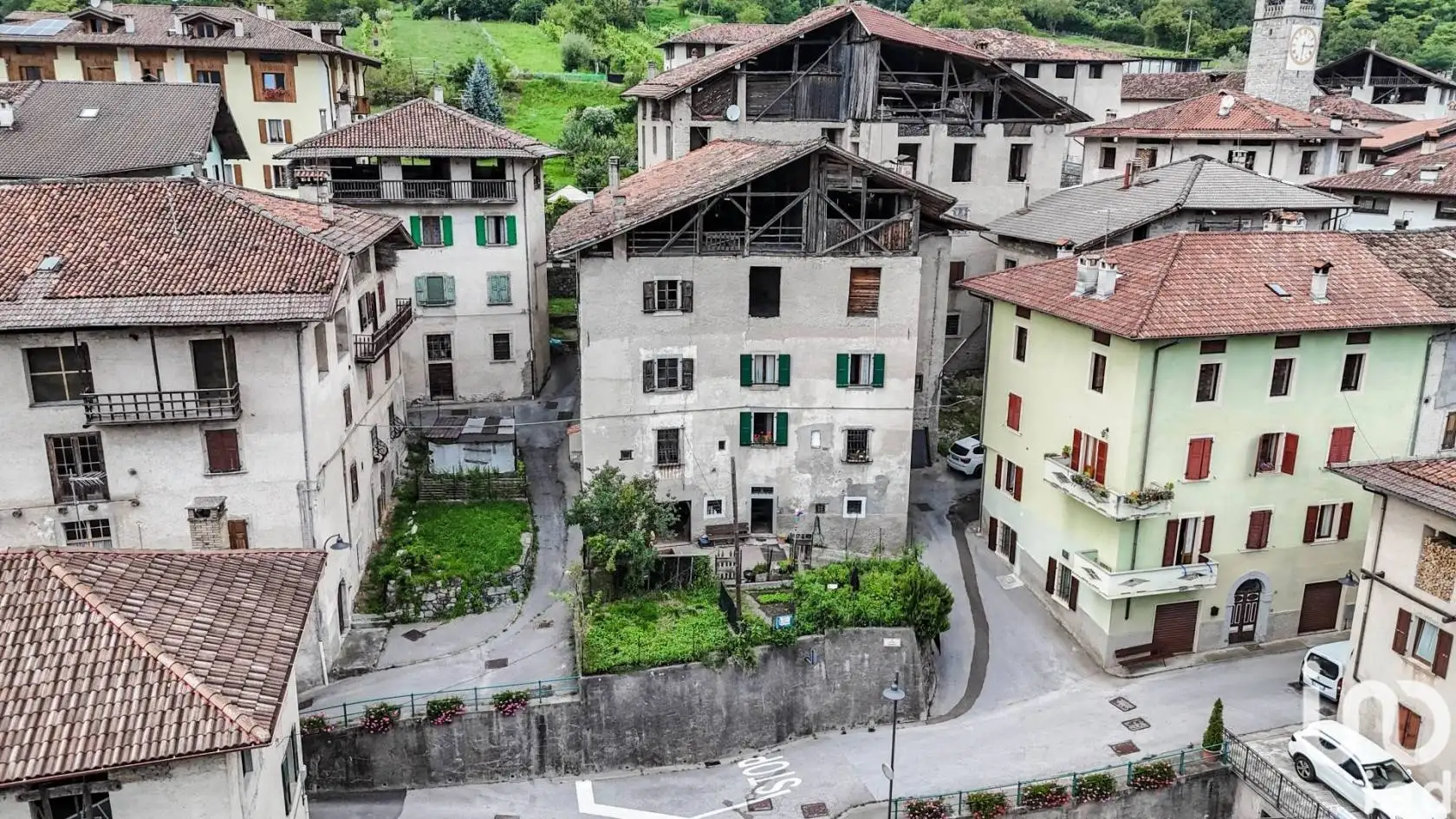 Palazzo - Edificio in vendita a Borgo Chiese