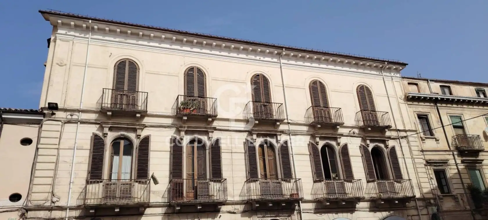 Palazzo - Edificio in vendita a Sulmona
