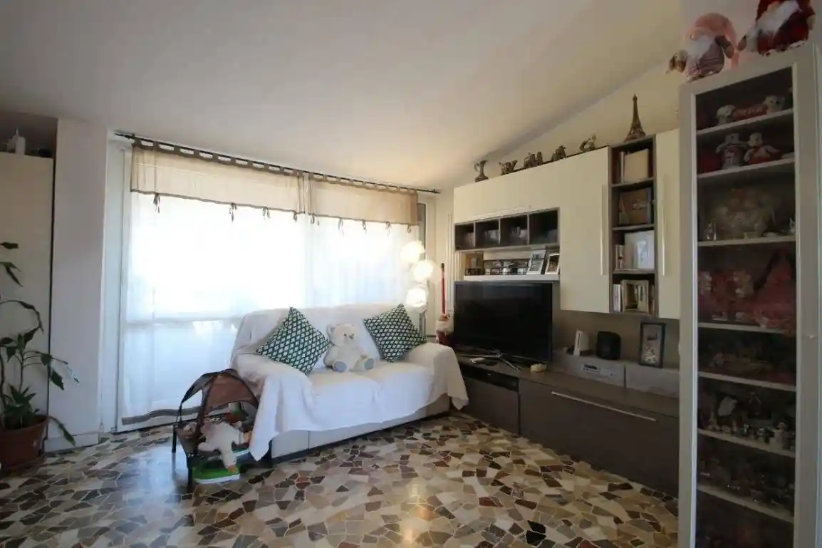 Appartamento in vendita a Garbagnate Milanese