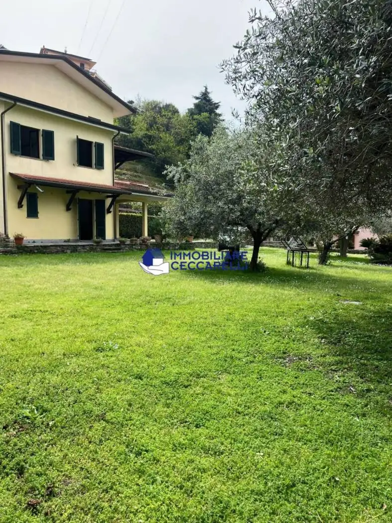 Villetta a schiera in vendita a Montignoso