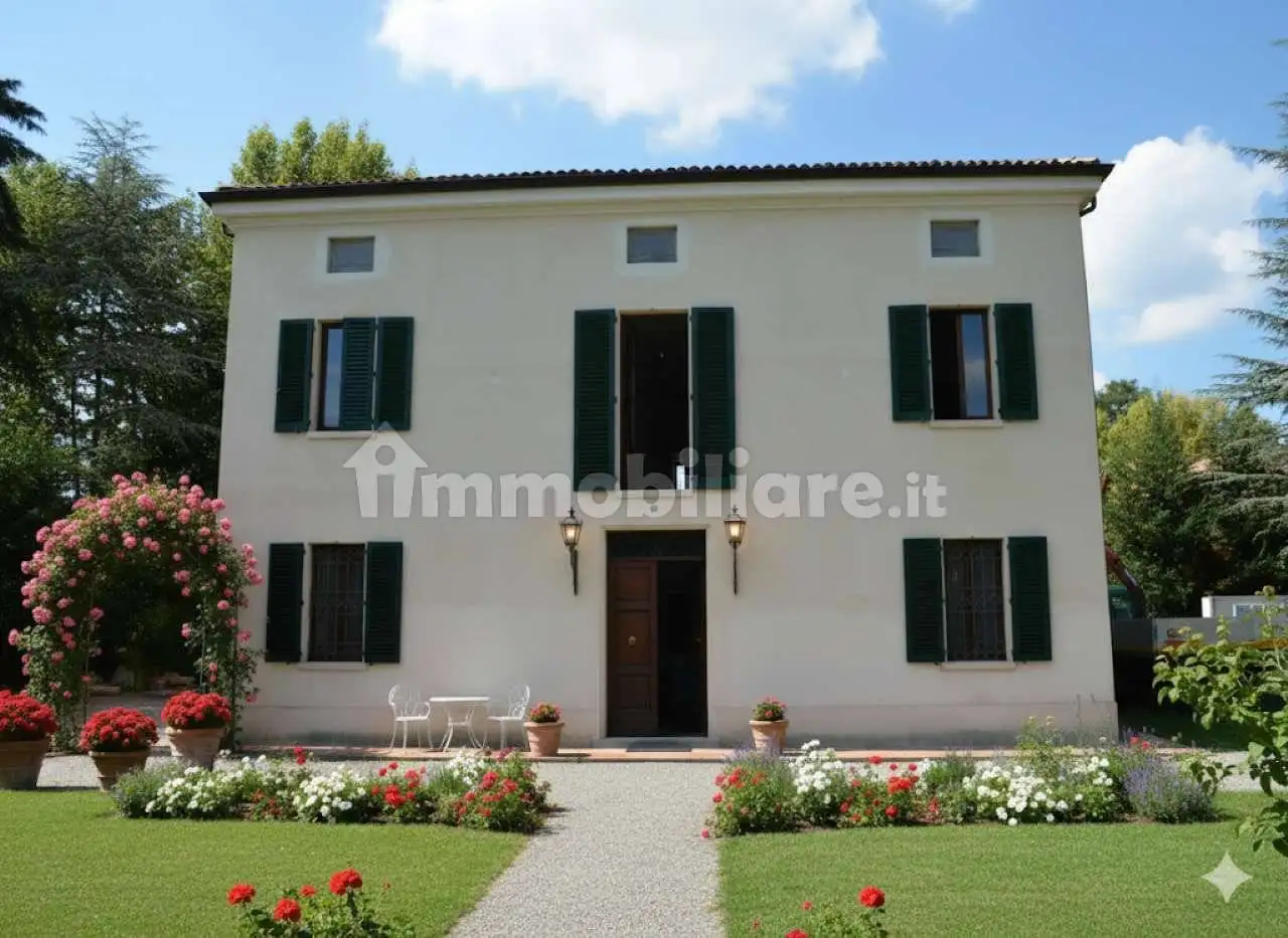 Villa in vendita a Modena