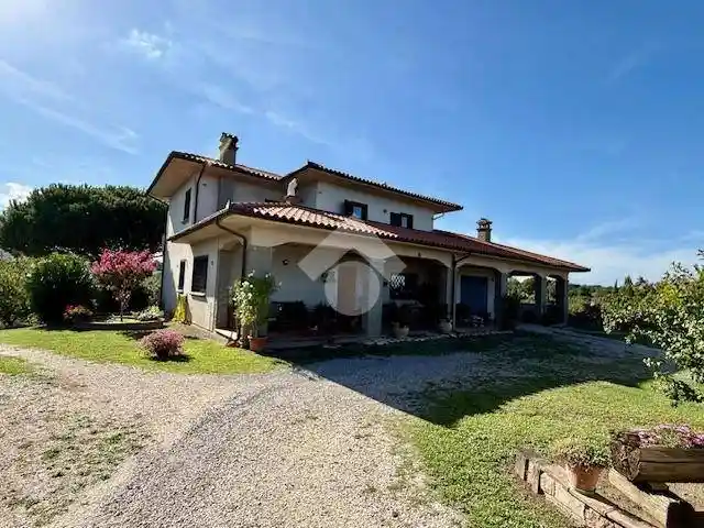 Villa in vendita a Montefiascone