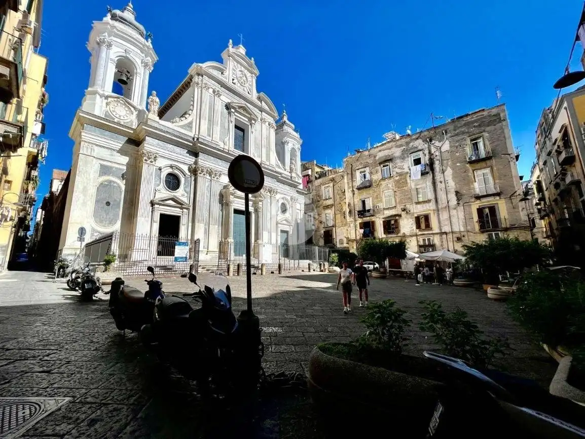 Appartamento in vendita a Napoli