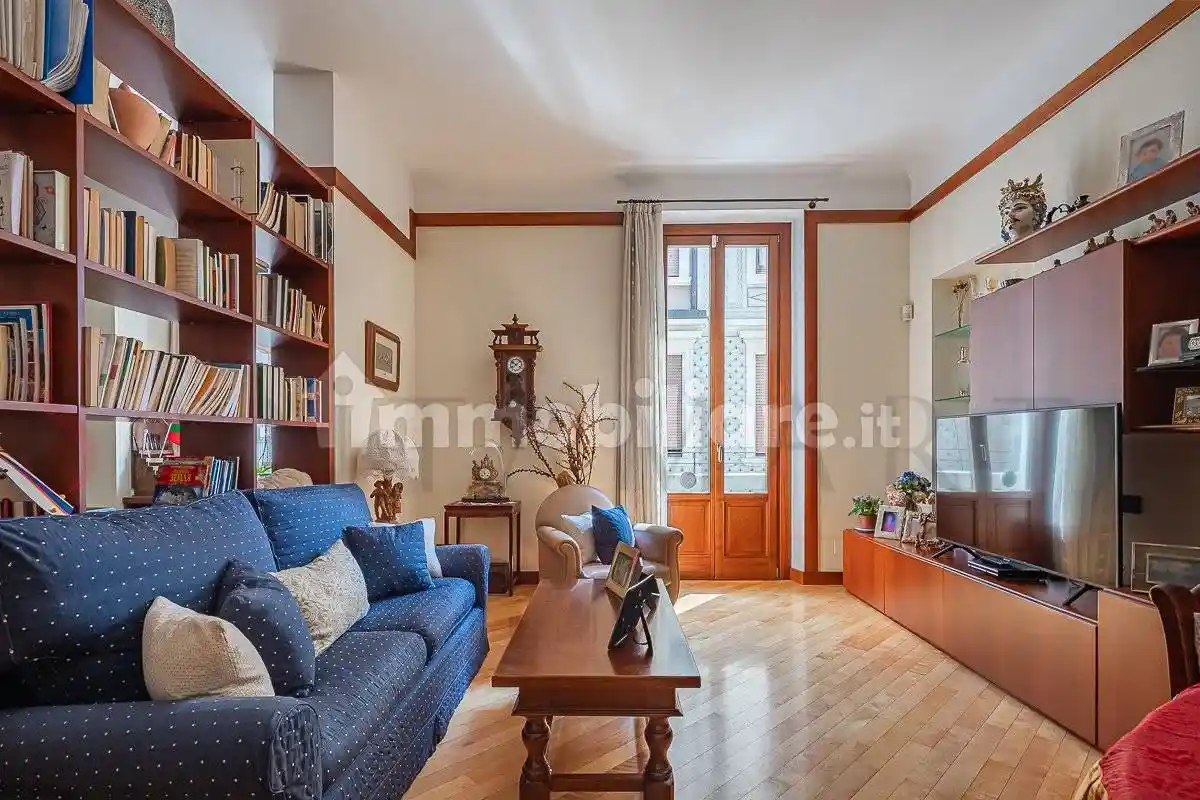 Trilocale buono stato, terzo piano, Montenero, Milano - foto 2