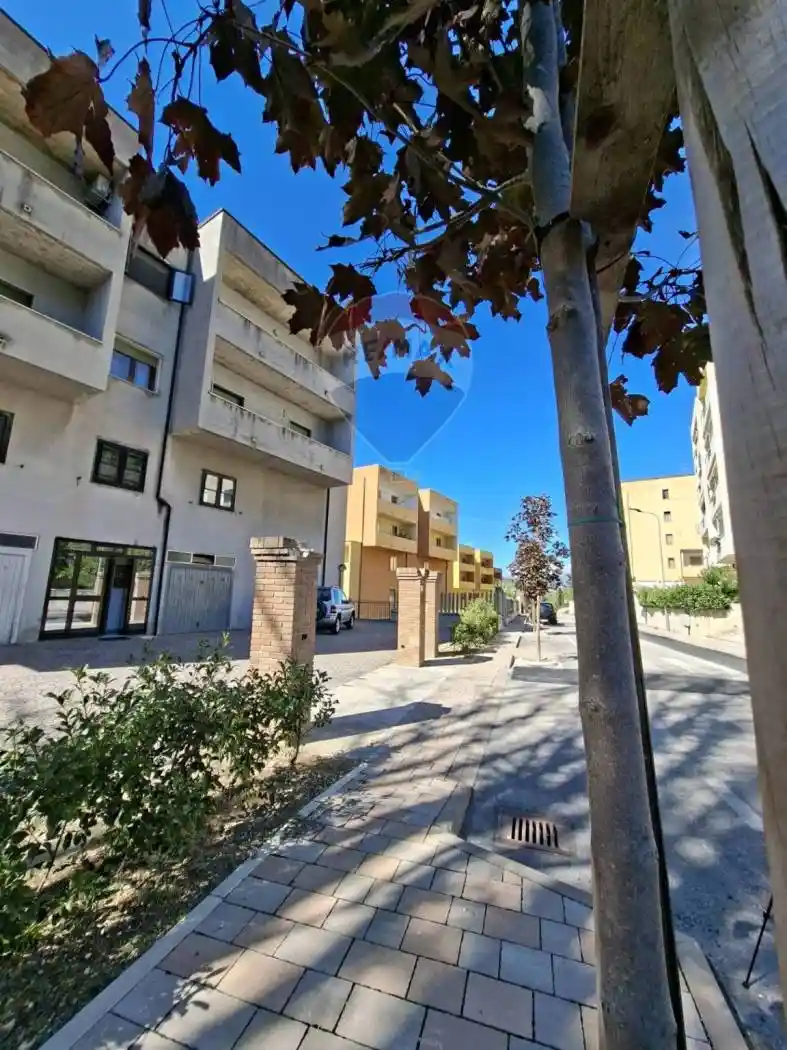 Appartamento buono stato, su più livelli, Centro, Bussi sul Tirino - foto 3