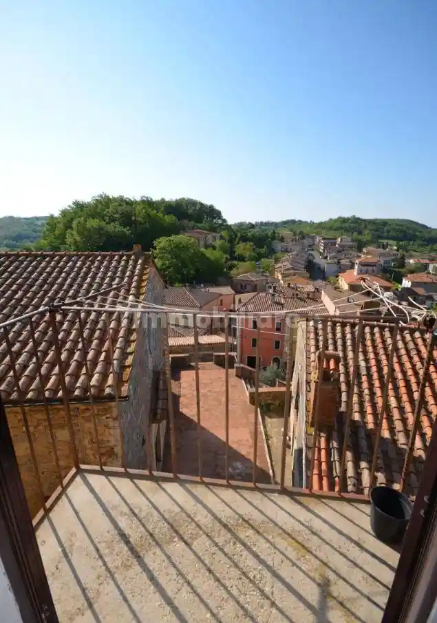 Appartamento in vendita a Semproniano