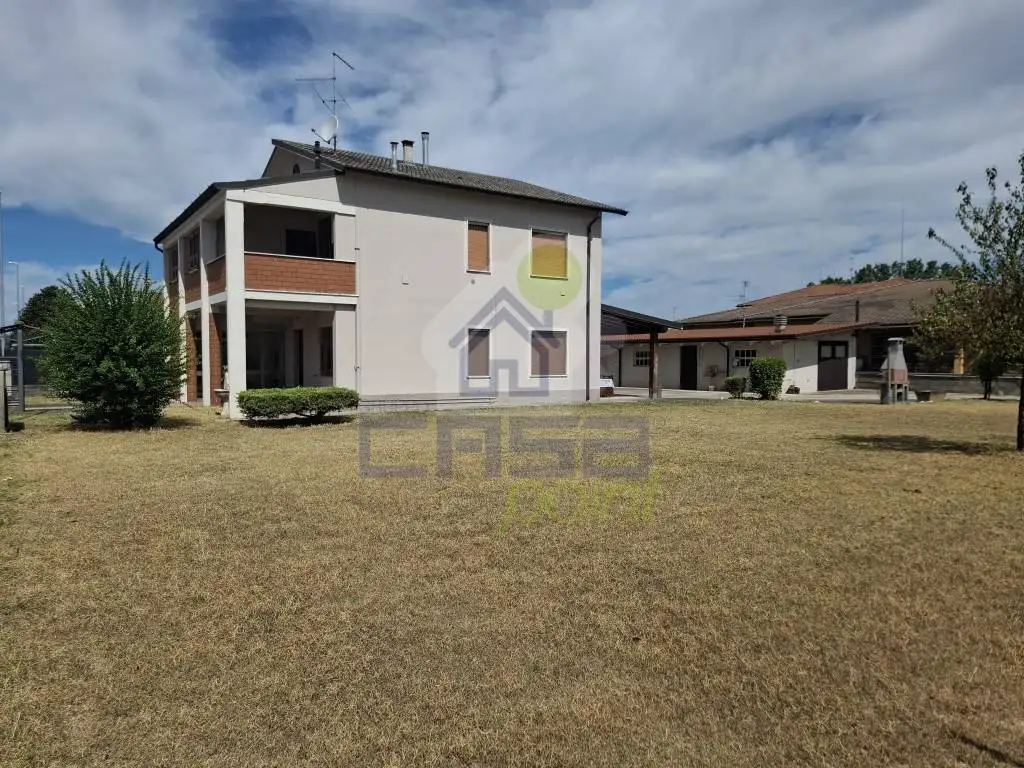 Terratetto unifamiliare via Piave, Centro, Castelnuovo Bocca d'Adda - foto 2