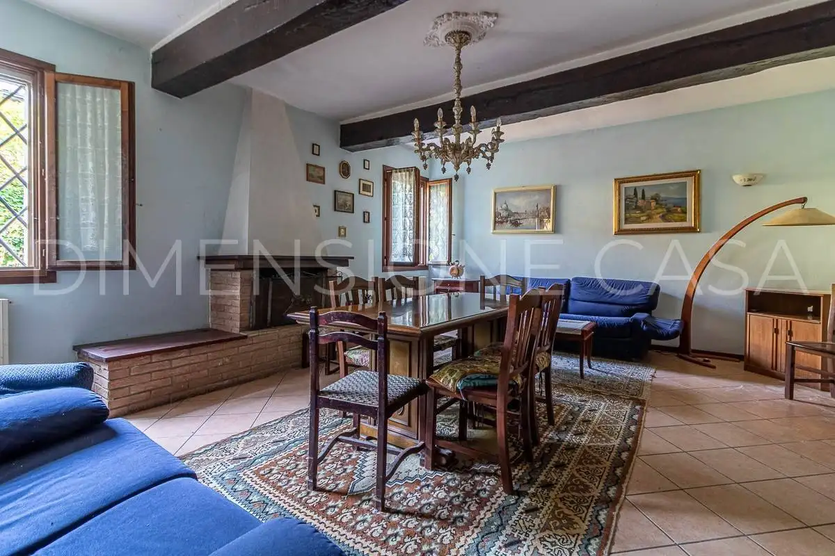 Villa in vendita a Carpi