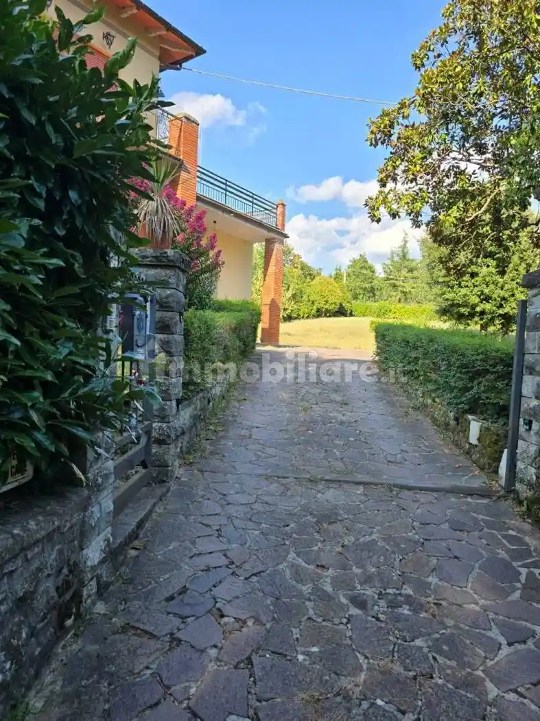 Villa in vendita a Pratovecchio e Stia