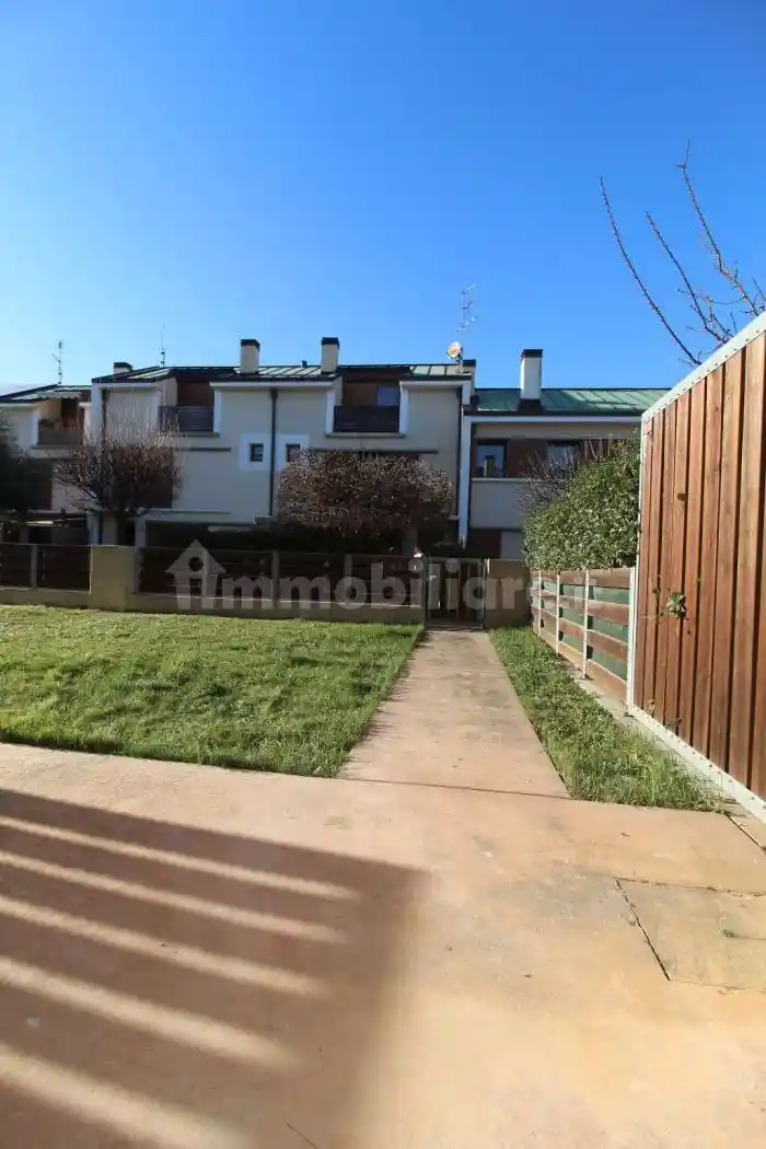 Villetta a schiera in vendita a Montebello Vicentino