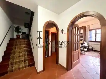 Casa indipendente in vendita a Campi Bisenzio