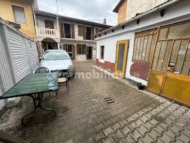 Terratetto unifamiliare 180 m², buono stato, Confienza - foto 3