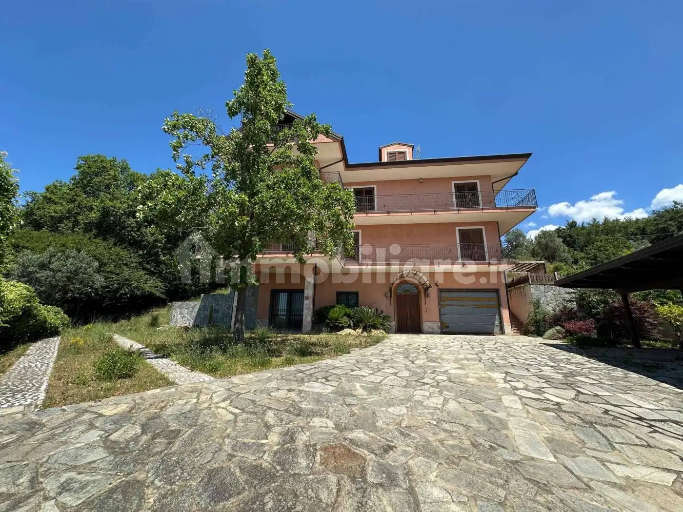 Villa in vendita a Montecorvino Pugliano