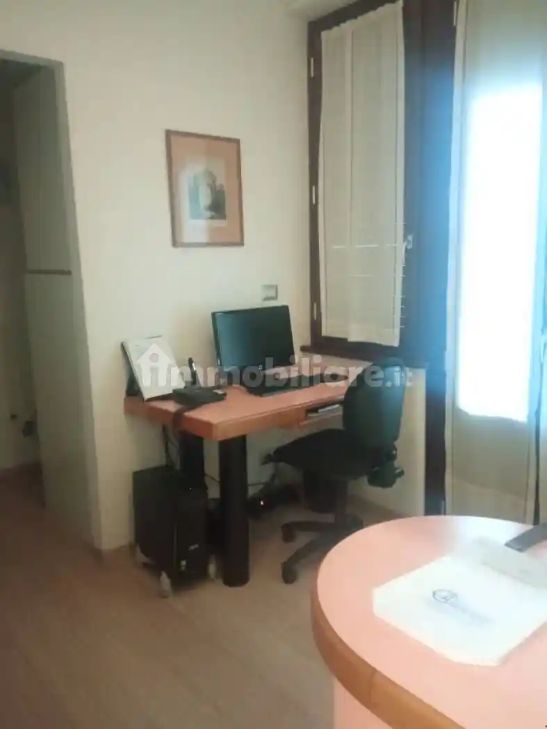 Palazzo - Edificio in Affitto - foto 4