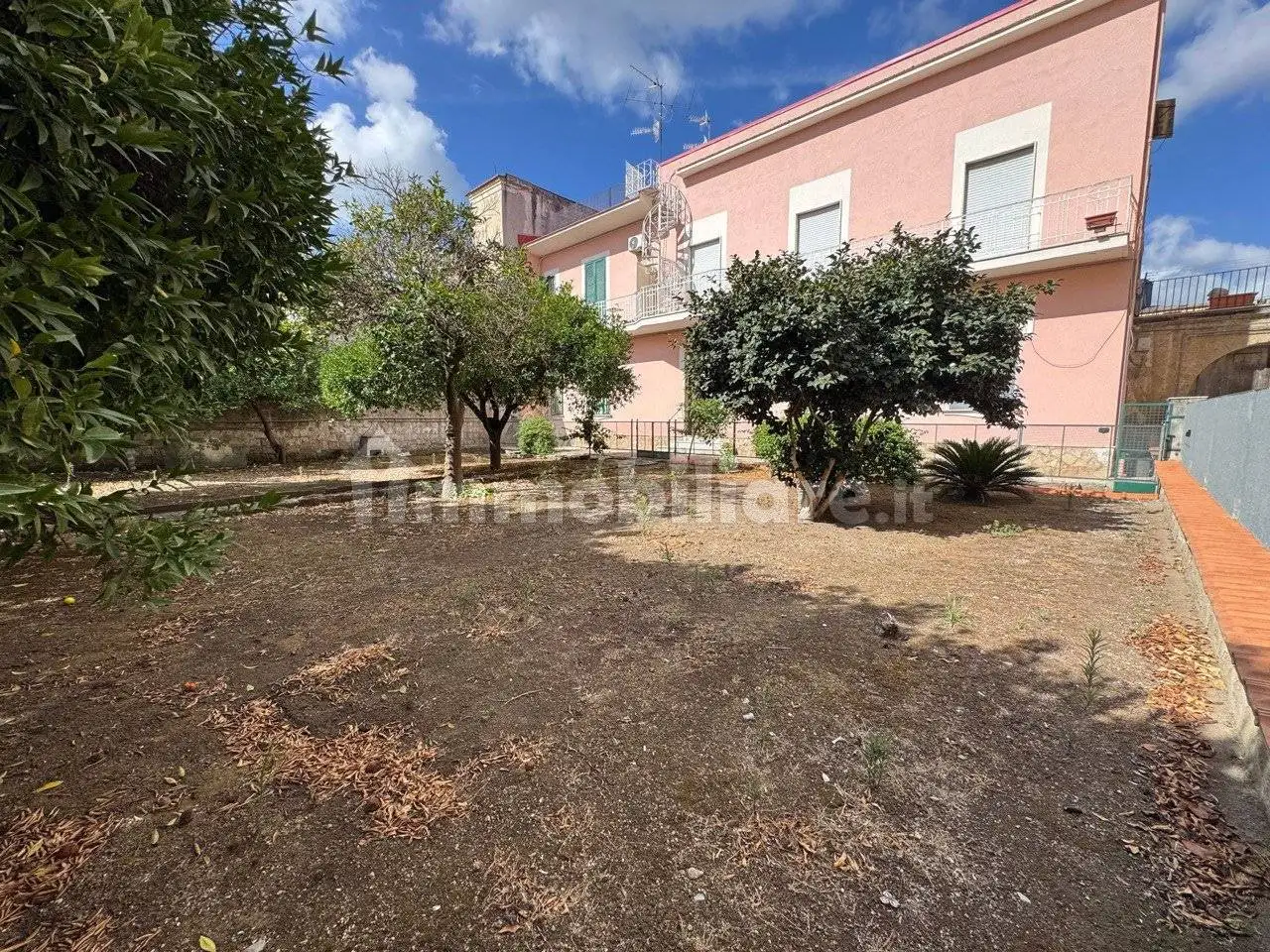 Palazzo - Edificio in vendita a Calvizzano