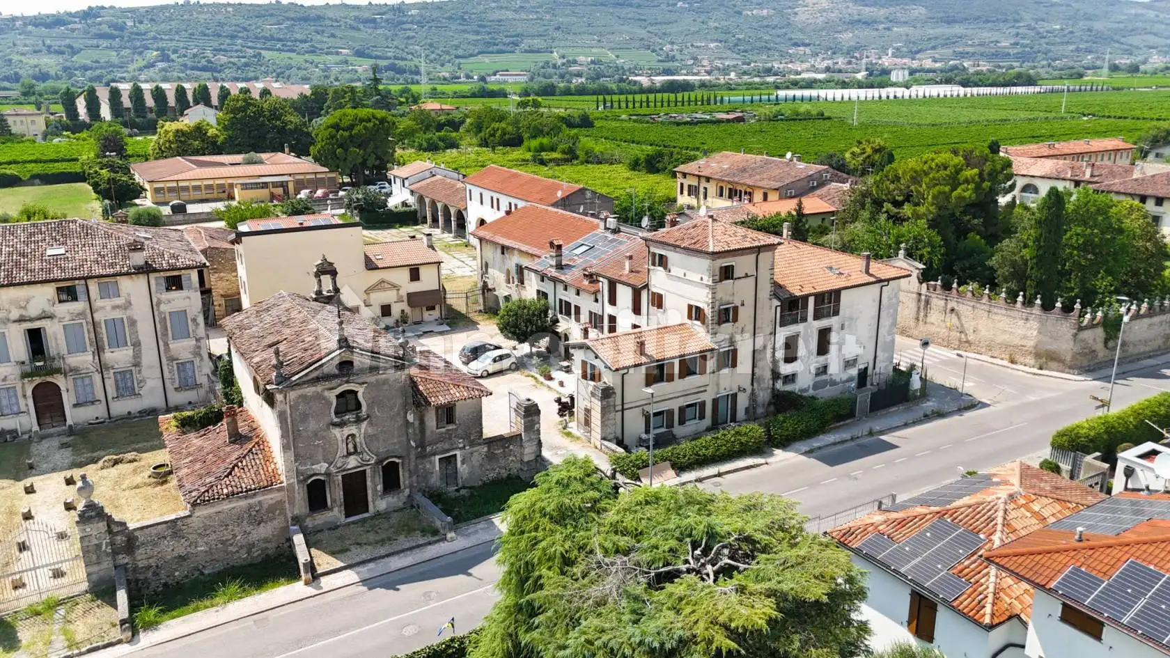 Rustico - Casale in vendita a Verona