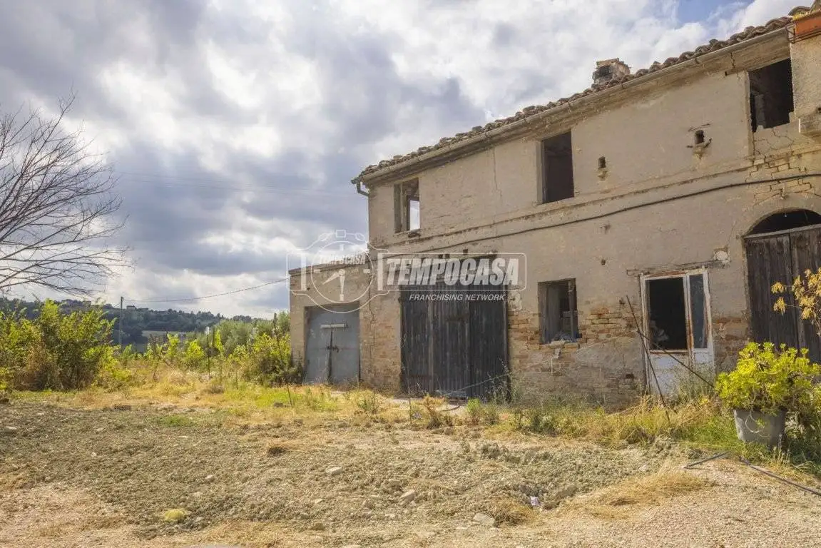 Rustico - Casale in vendita a Loro Piceno