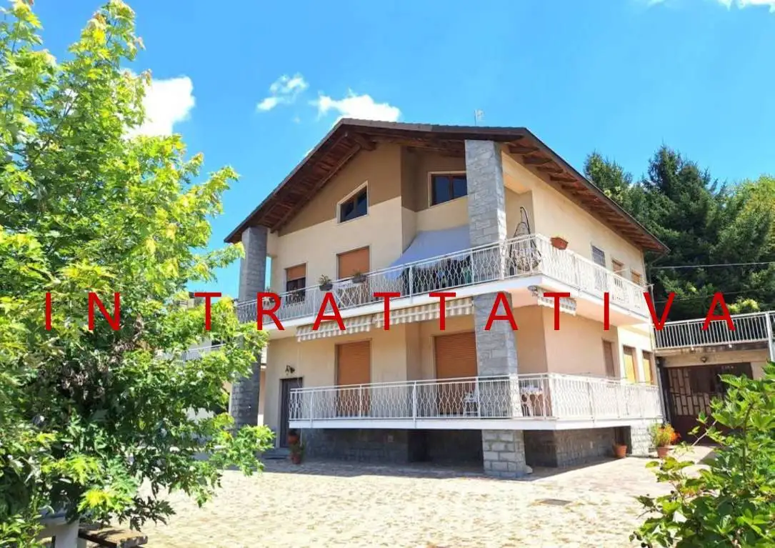 Villa in vendita a Monticello d'Alba