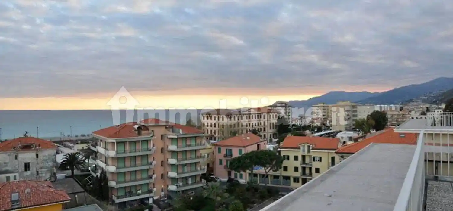 Bilocale buono stato, terzo piano, Piani di Borghetto, Ospedale, Bordighera - foto 5