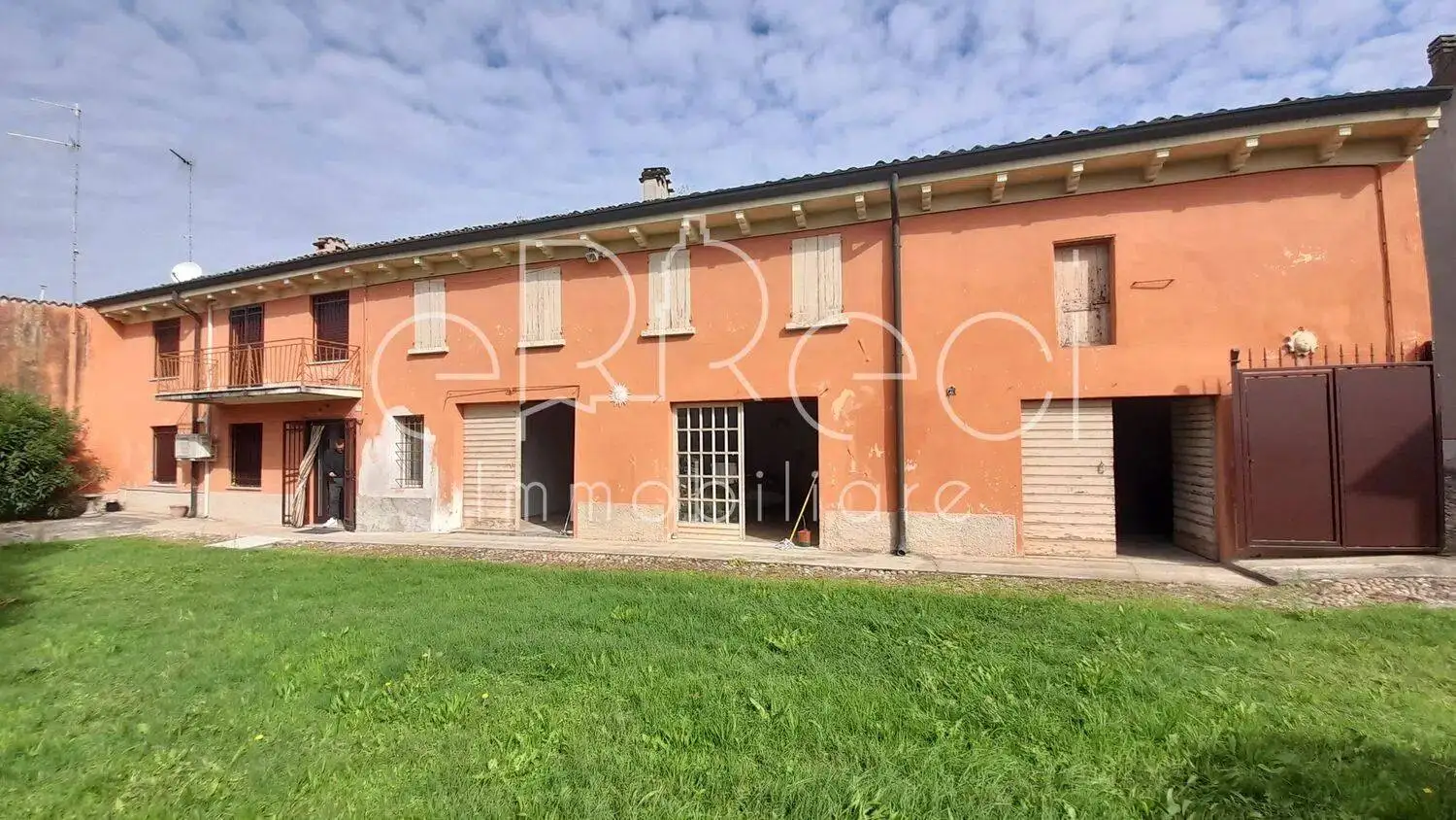 Villa in vendita a Volta Mantovana