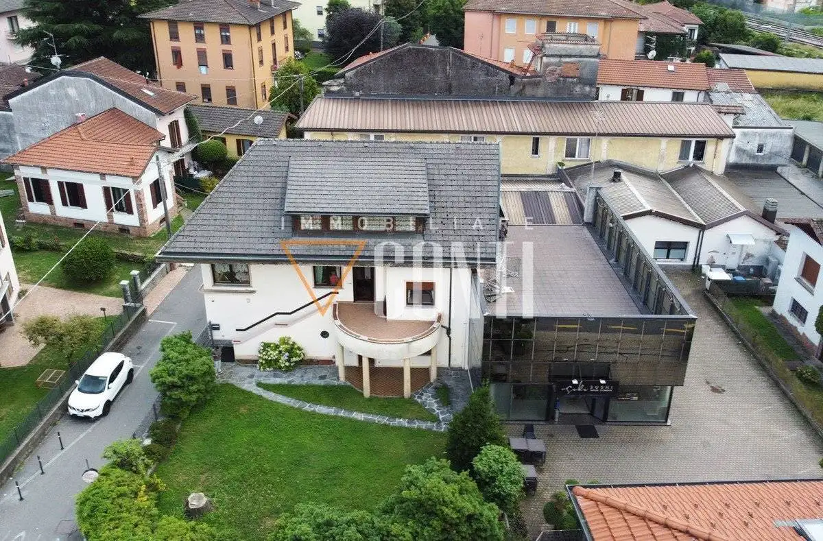 Villa in vendita a Porto Ceresio