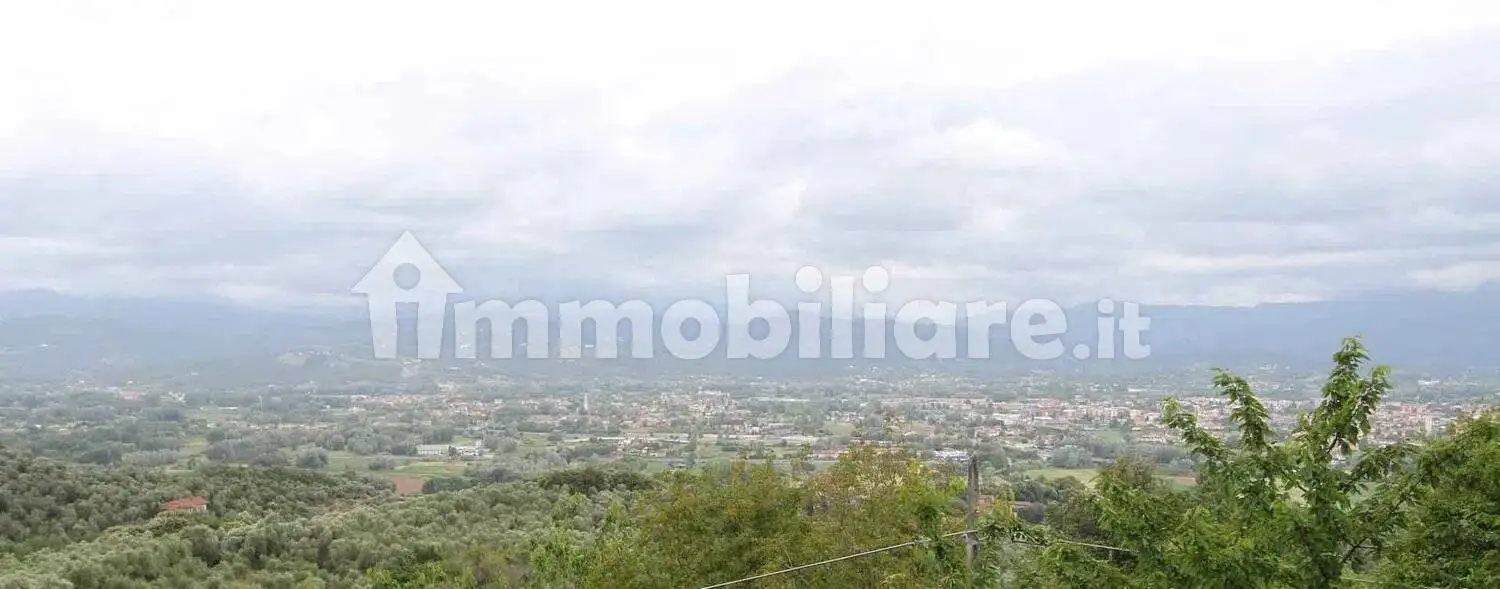 Rustico - Casale in vendita a Lucca