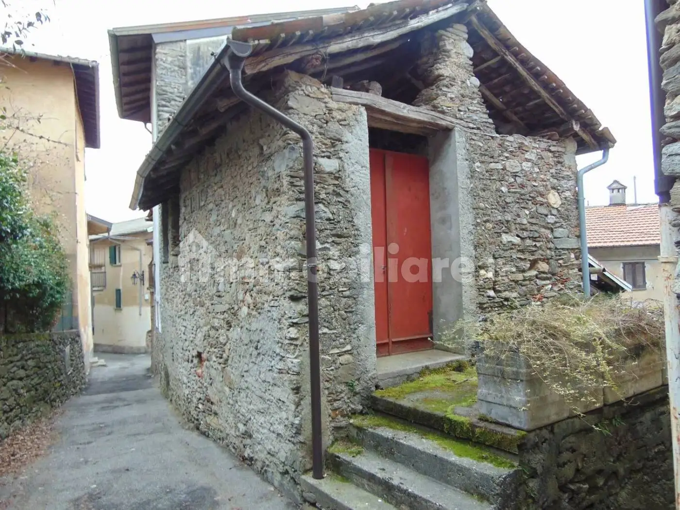 Rustico - Casale in vendita a Montegrino Valtravaglia