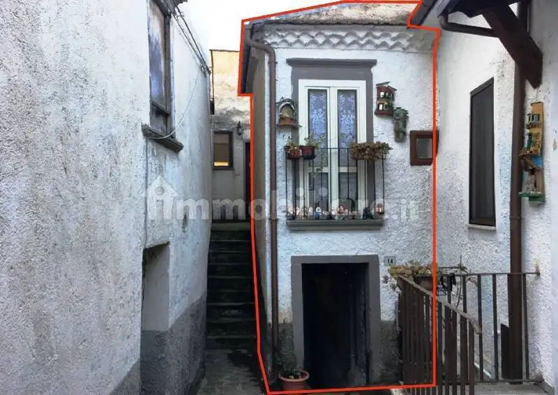 Casa indipendente in vendita a Castelverrino