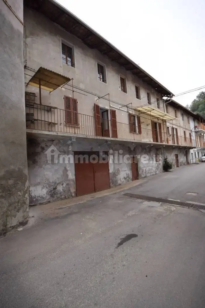Palazzo - Edificio in vendita a Prato Sesia