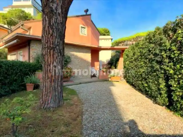 Villa in vendita a Camaiore