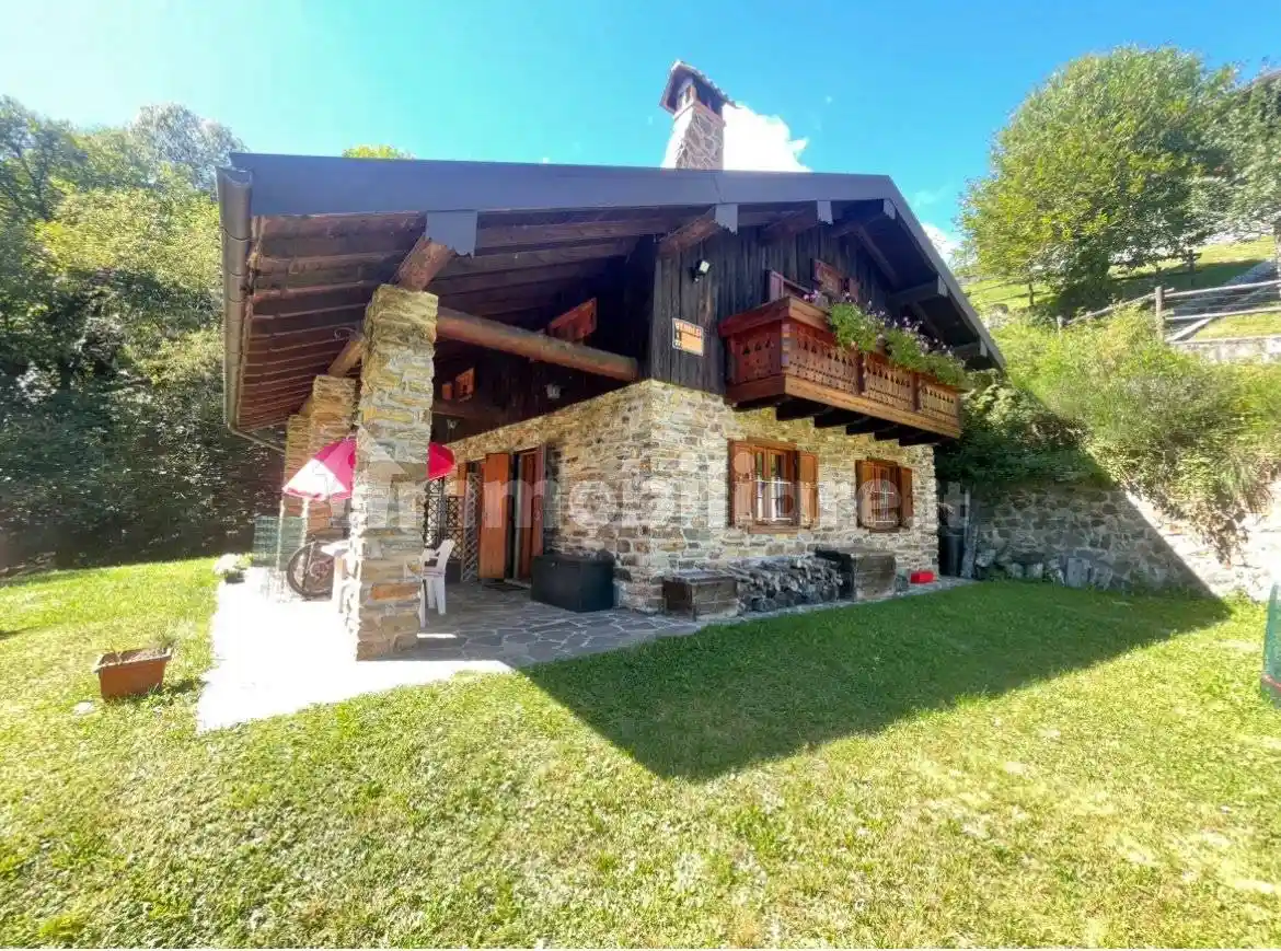 Casa indipendente in vendita a Gravedona ed Uniti