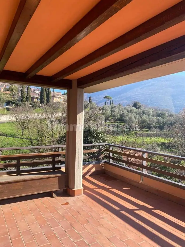 Villetta a schiera in vendita a Prato