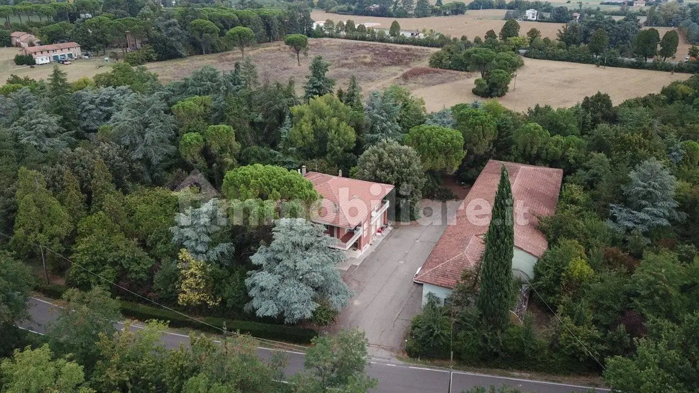 Villa in vendita a Imola