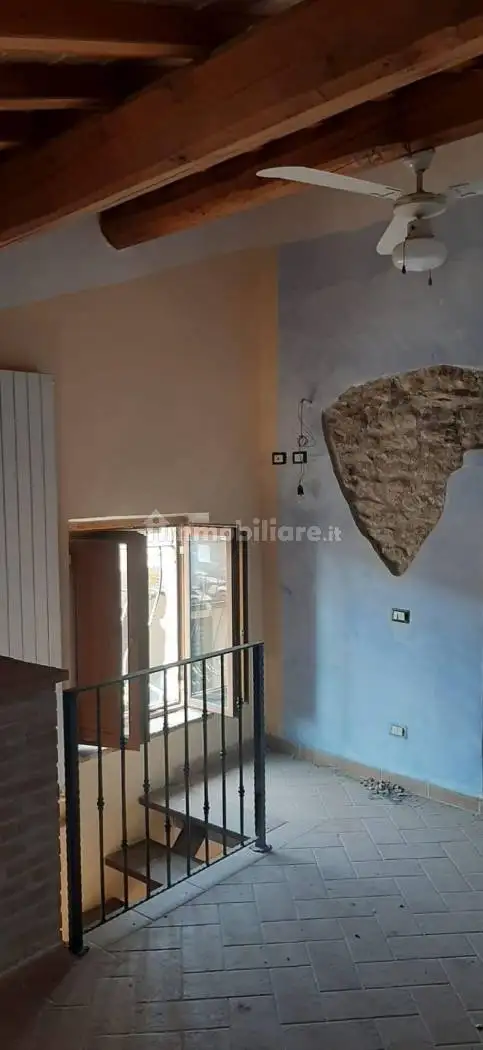 Casa indipendente in affitto a Vicopisano