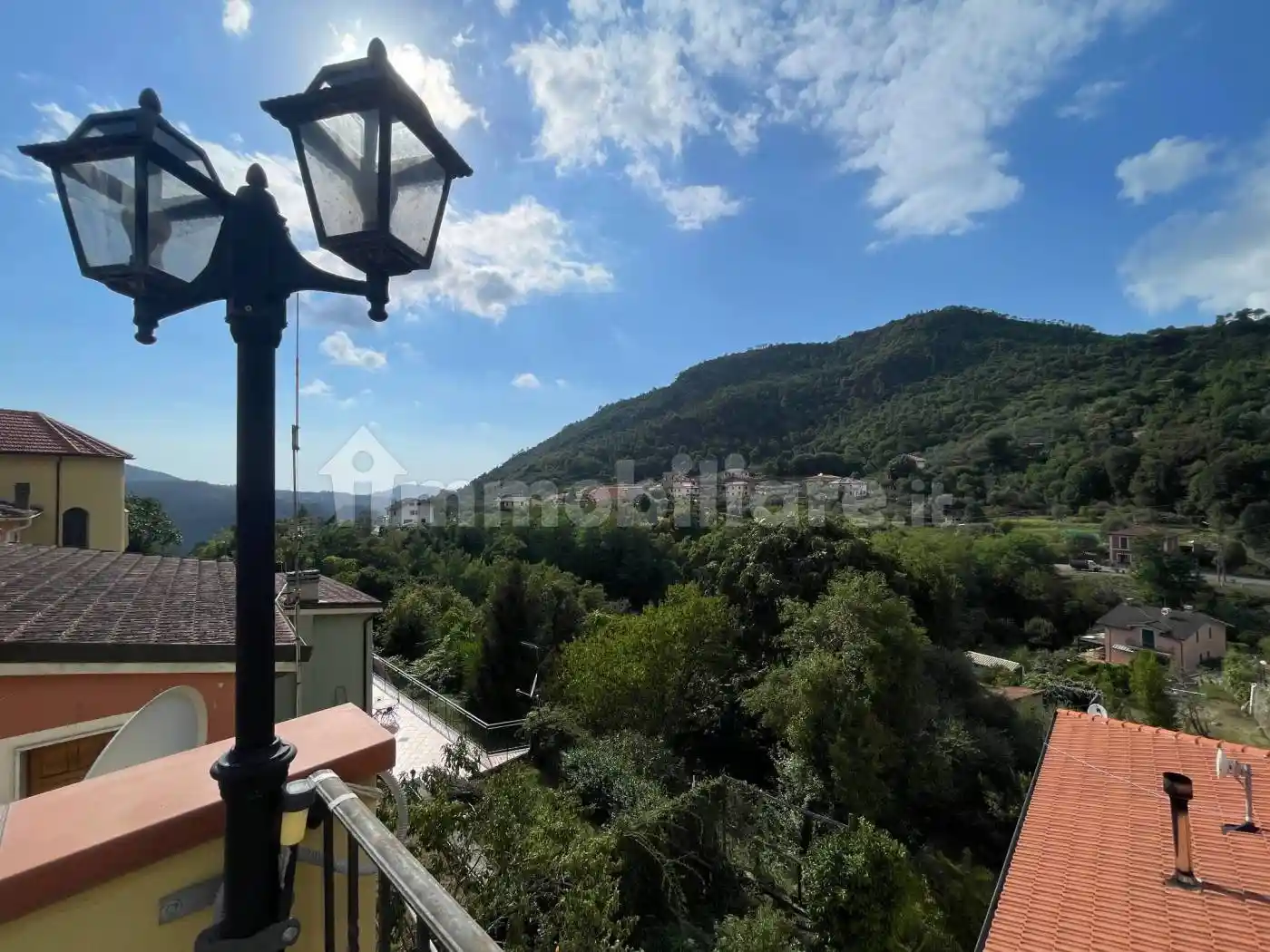 Casa indipendente in vendita a Castiglione Chiavarese