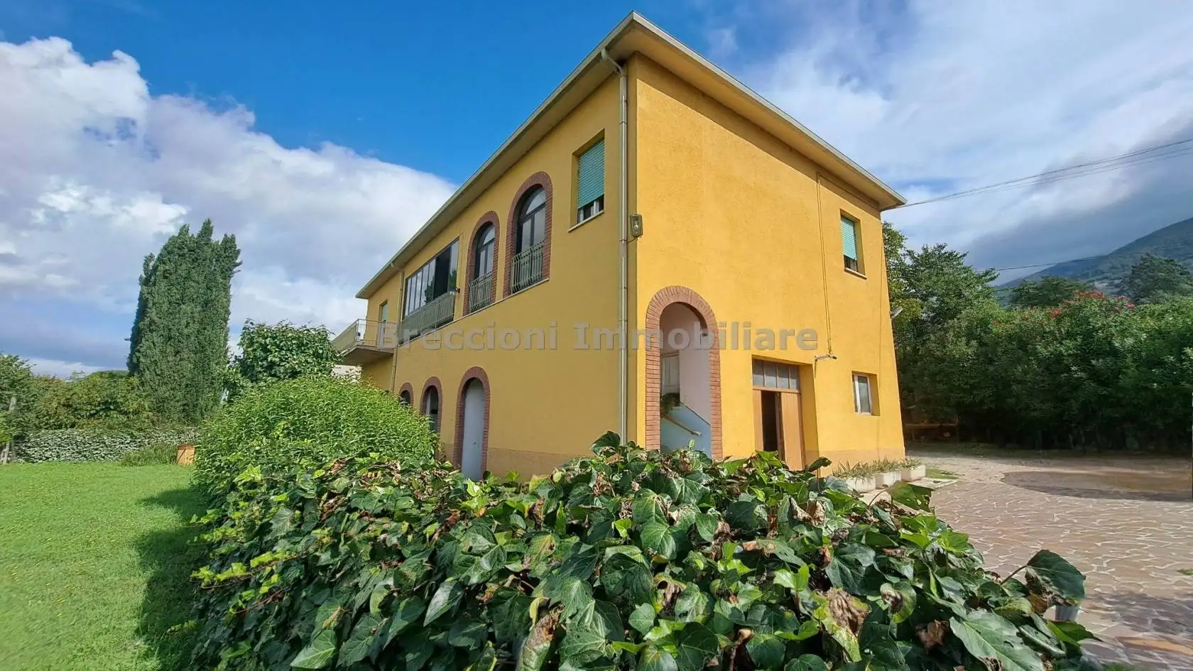 Villa in vendita a Trevi