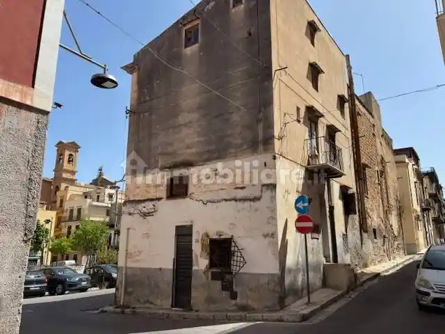 Palazzo - Edificio in vendita a Bagheria
