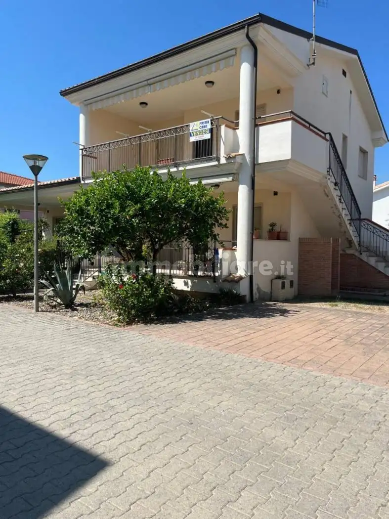 Appartamento in vendita a Sant'Andrea Apostolo dello Ionio