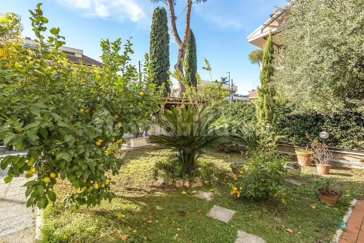 Quadrilocale via Siderno, Appio Claudio - Statuario, Roma - foto 2