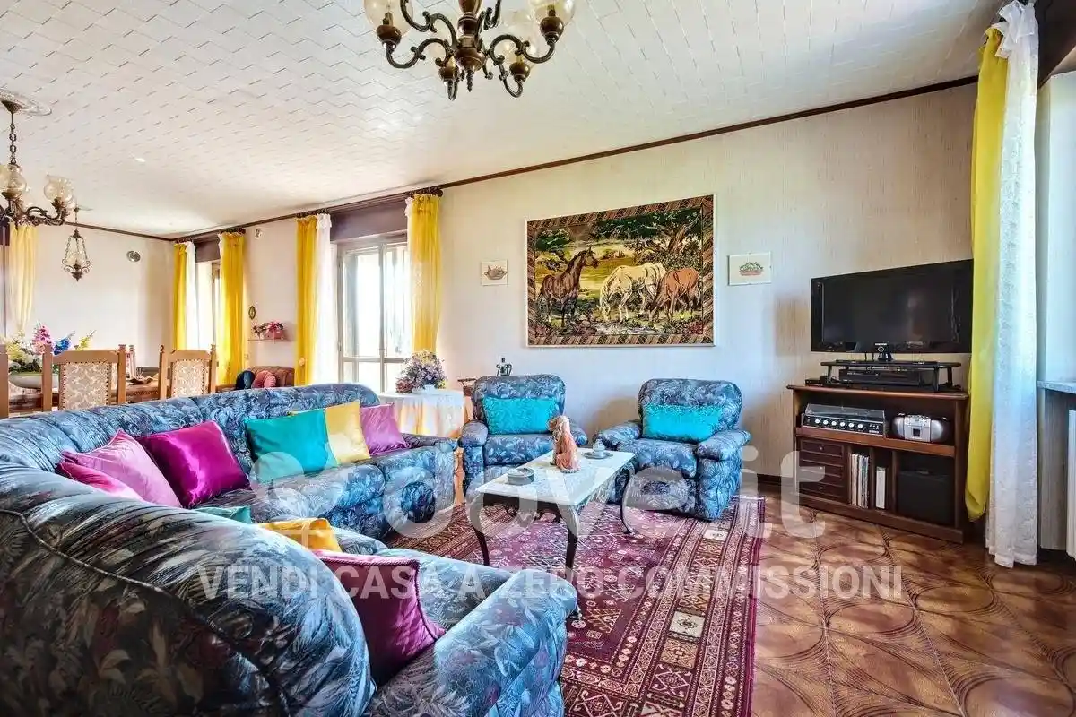 Appartamento in vendita a Momo