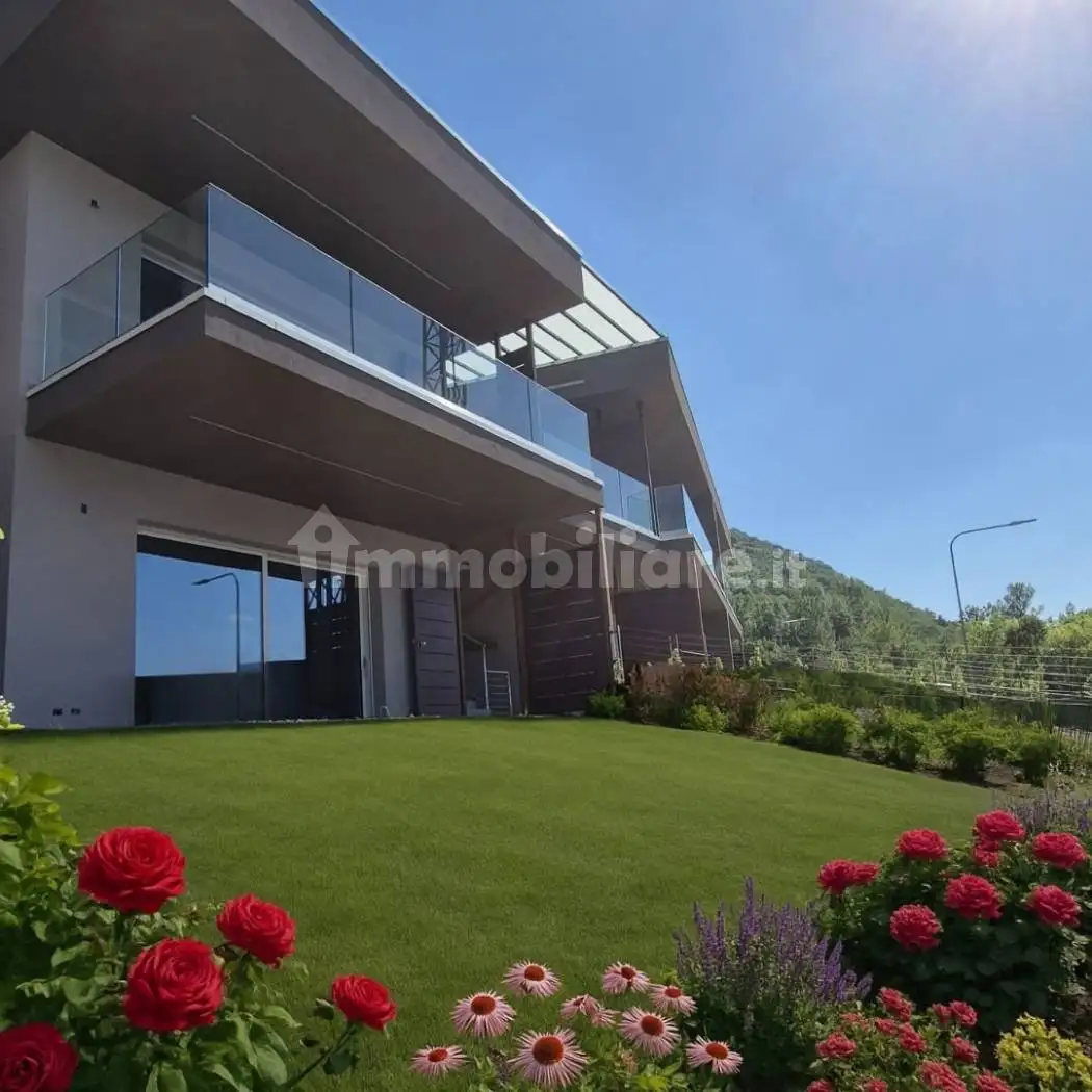 Villetta a schiera in vendita a Marone