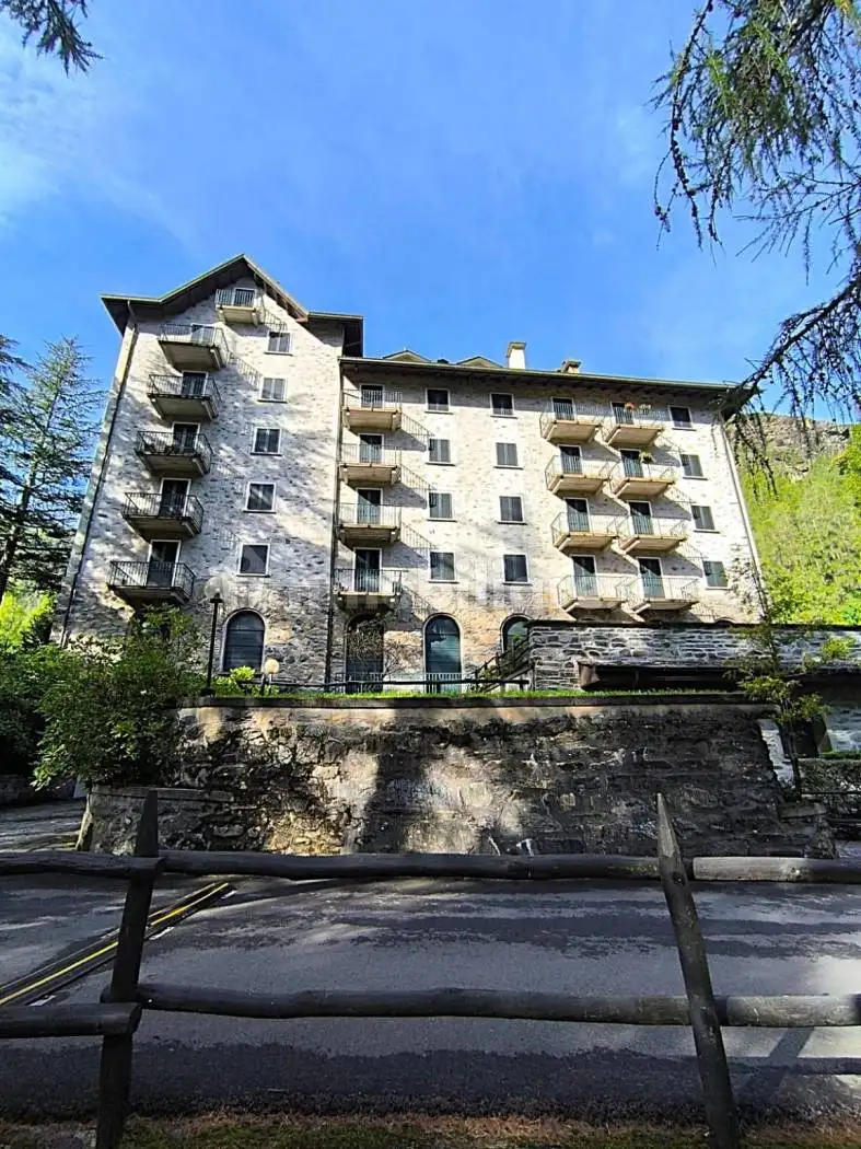 Mansarda via Franco Sampietro 66, Centro, Chiesa in Valmalenco - foto 2